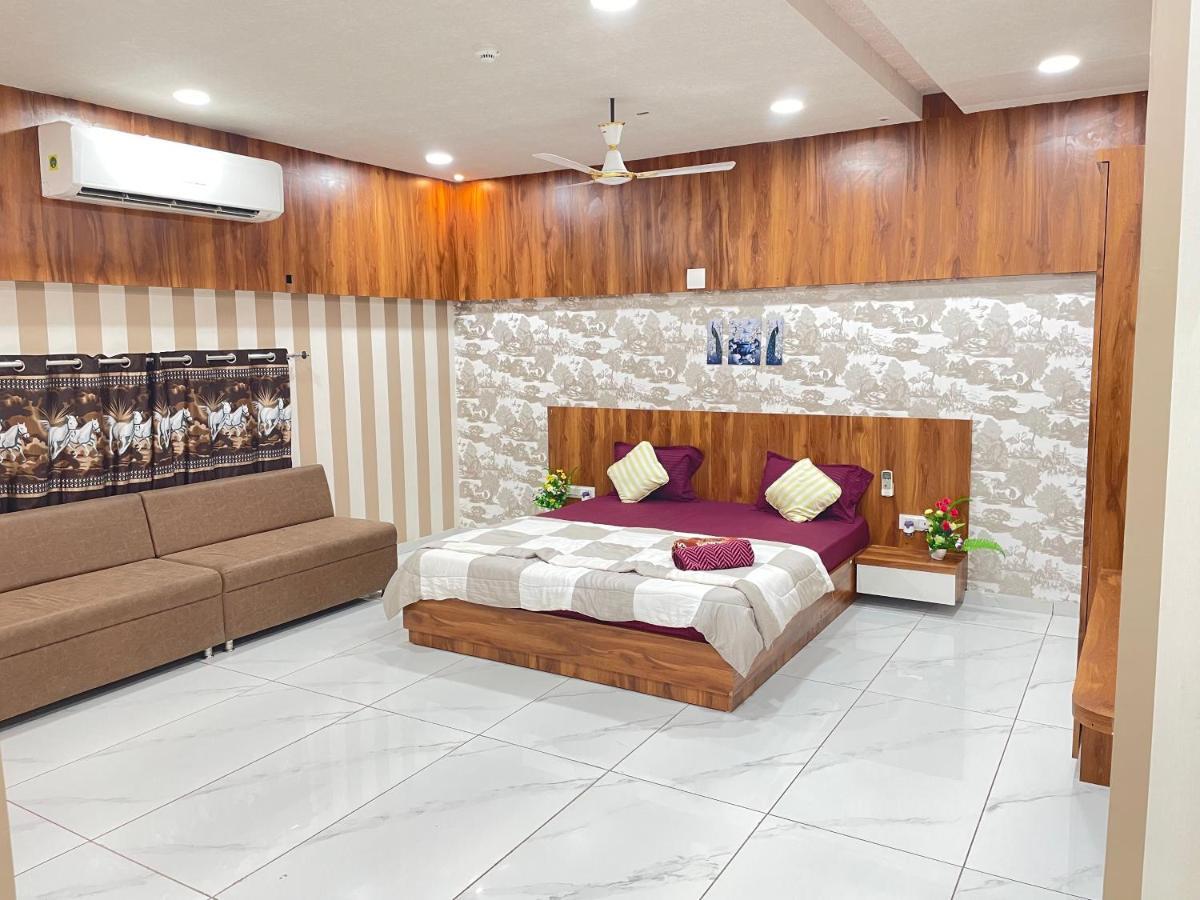 Kesar Hotel Viramgam Bagian luar foto