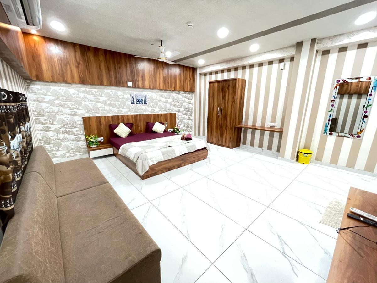 Kesar Hotel Viramgam Bagian luar foto